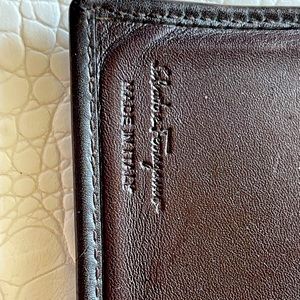 Salvatore Ferragamo man wallet 100% guarantee authentic !
